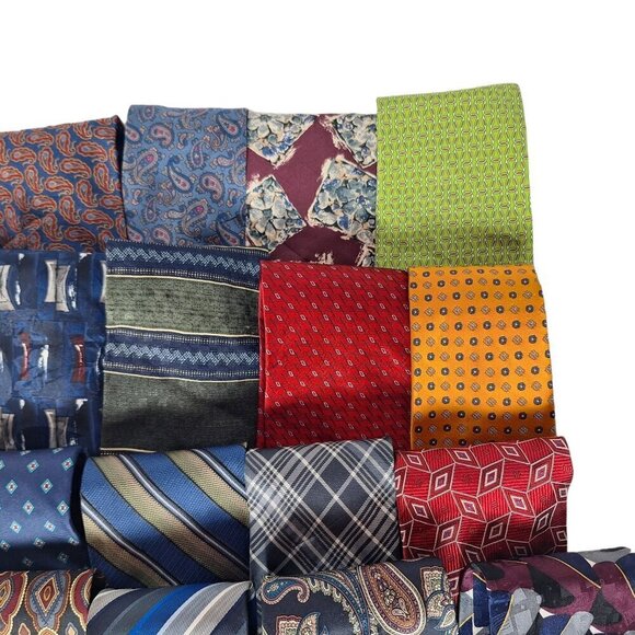 Lot Of 20 Neckties Silk Polyester Assorted Brands - Picture 6 of 6